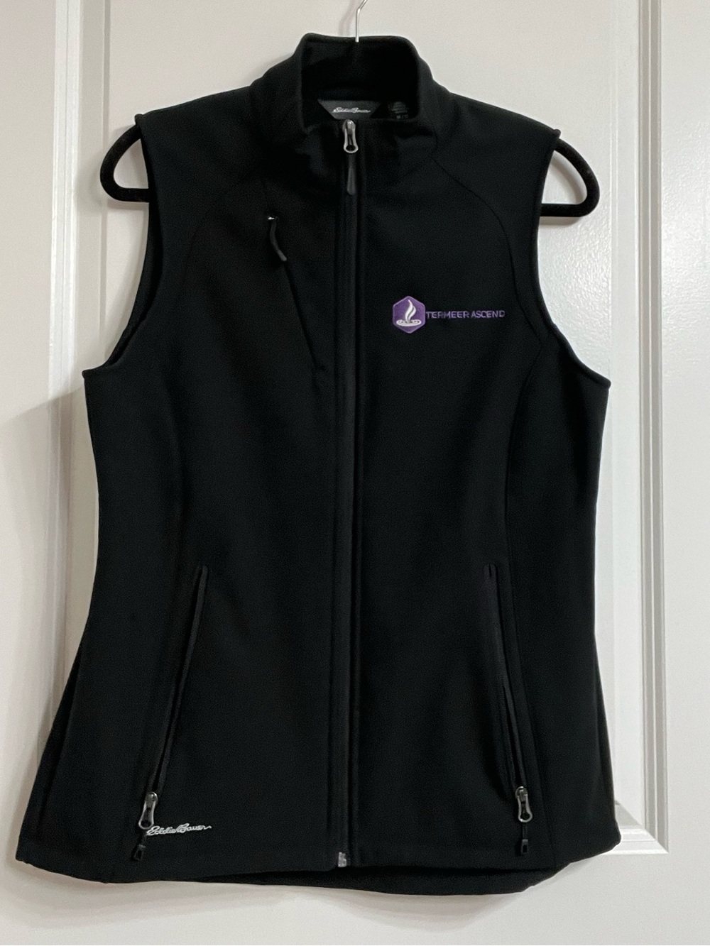 BRAND NEW Eddie Bauer Women's Deep Black Stretch Soft Shell Vest Size Medium